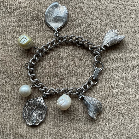 Vintage Jewelry - Vintage Leaf Chain Link Pearl Dangle Charm Bracelet Silver